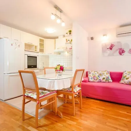 Apartman Marin *